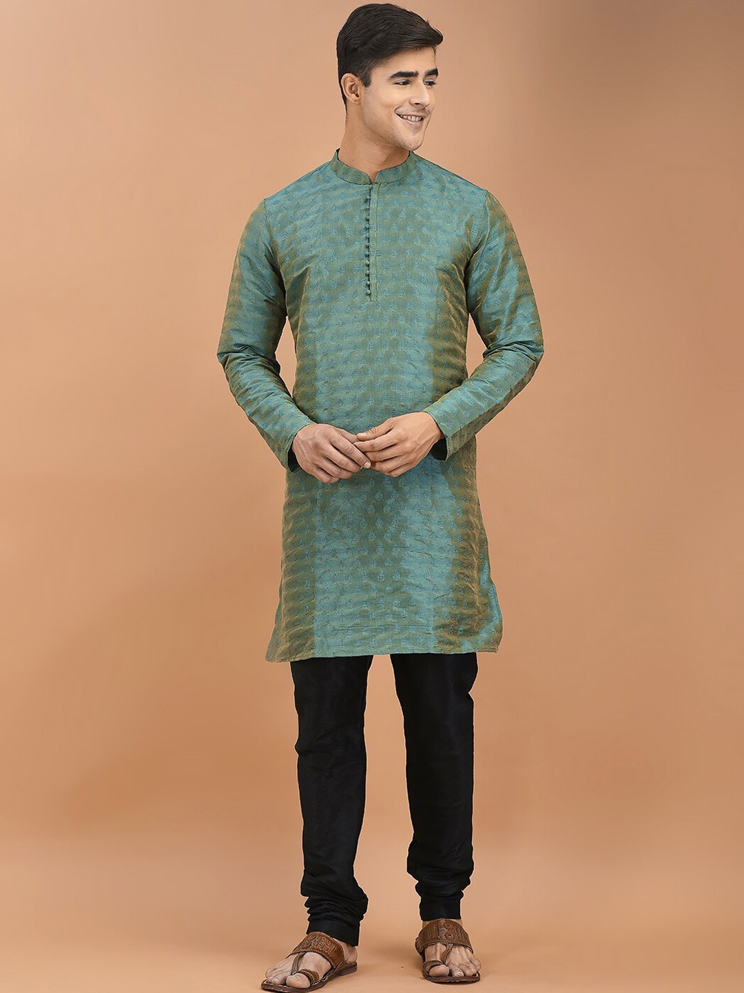 

DEYANN Mandarin Collar Regular Kurta with Churidar, Green