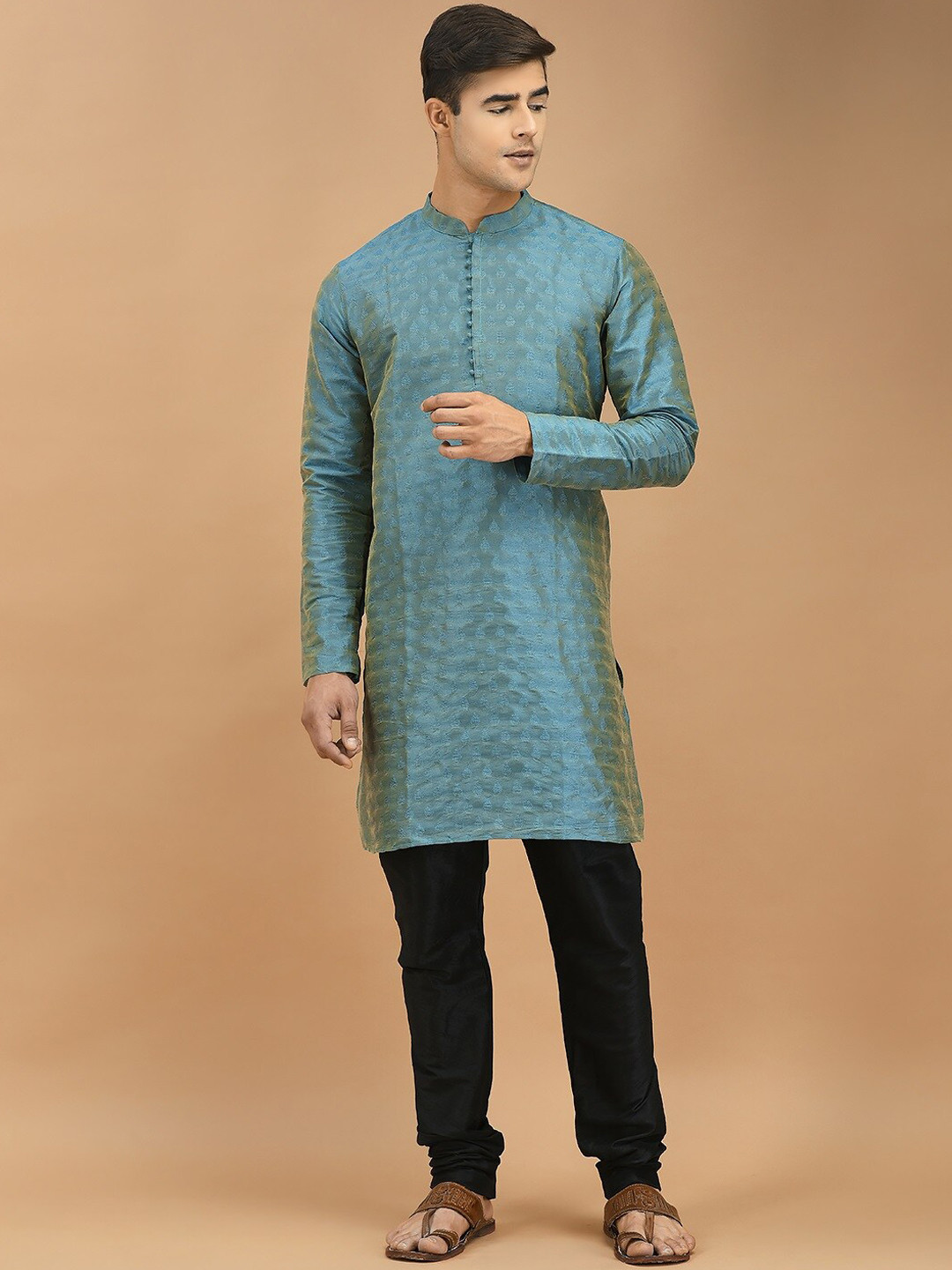 

DEYANN Woven Design Mandairn Collar Kurta With Churidar Set, Blue