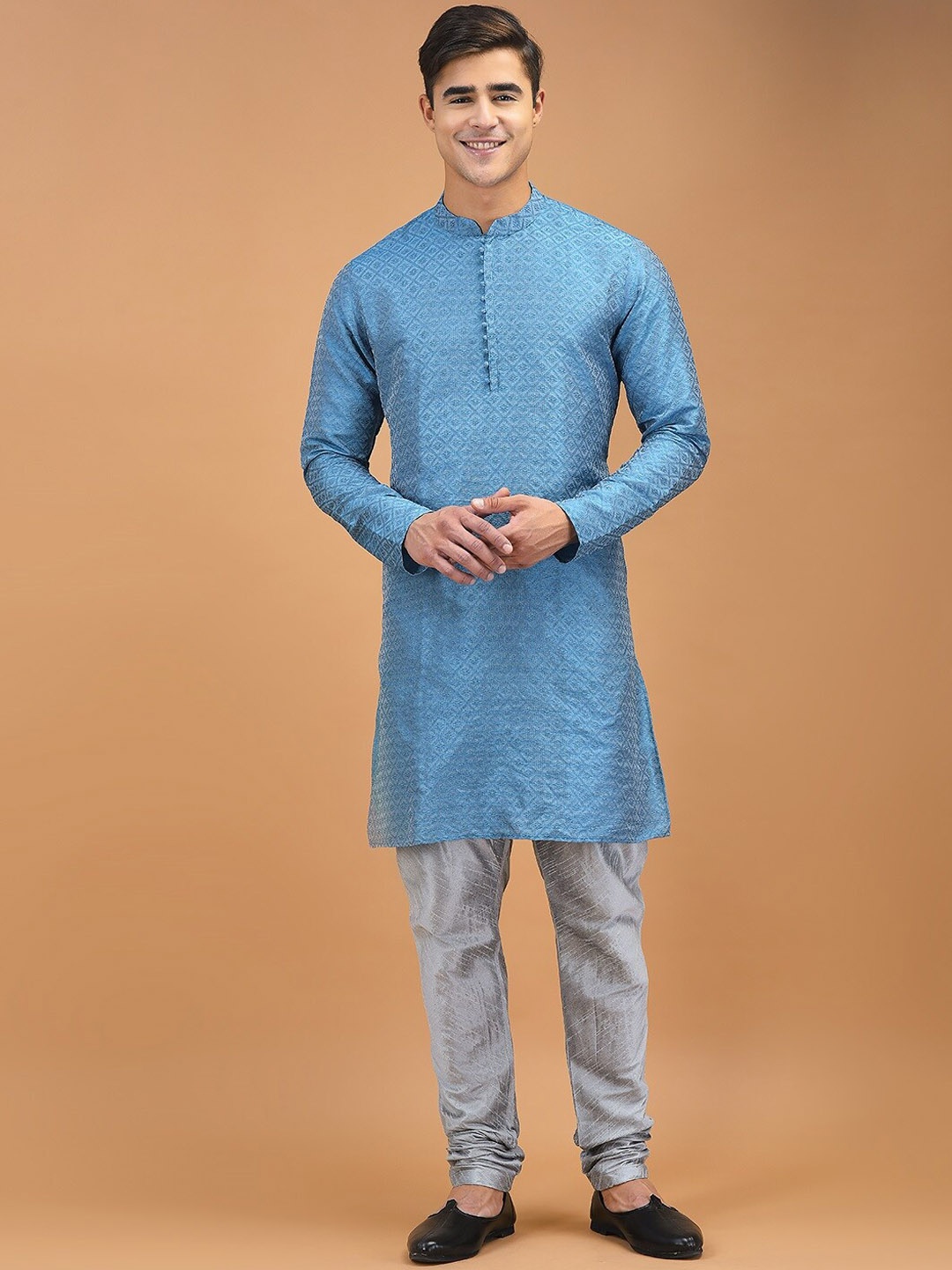 

DEYANN Woven Design Regular Kurta with Churidar, Blue