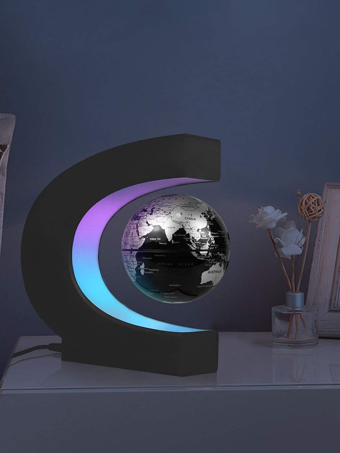 

CHOCOZONE Magnteic Levitating Globe With Light, Black
