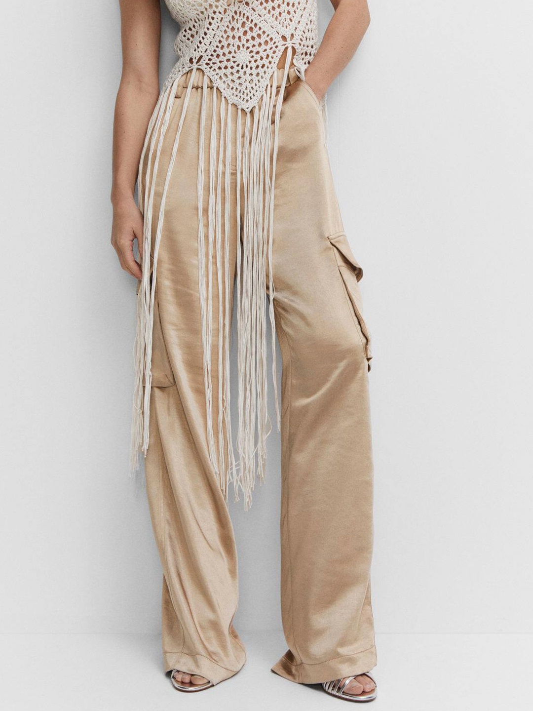 

MANGO Women Satin Finish Cargos Trousers, Beige
