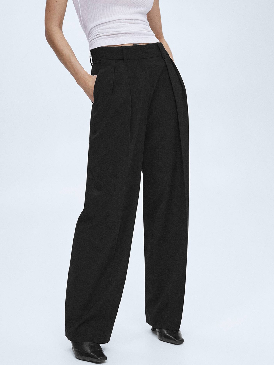 

MANGO Women Wide Leg Pleated Trousers, Black