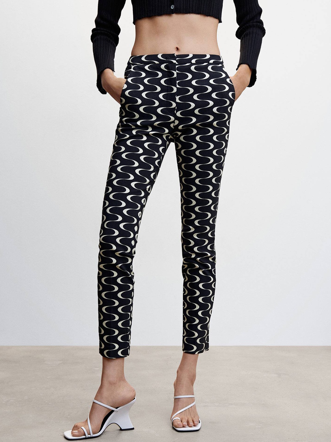 

MANGO Women Printed Skinny Fit Trousers, Black