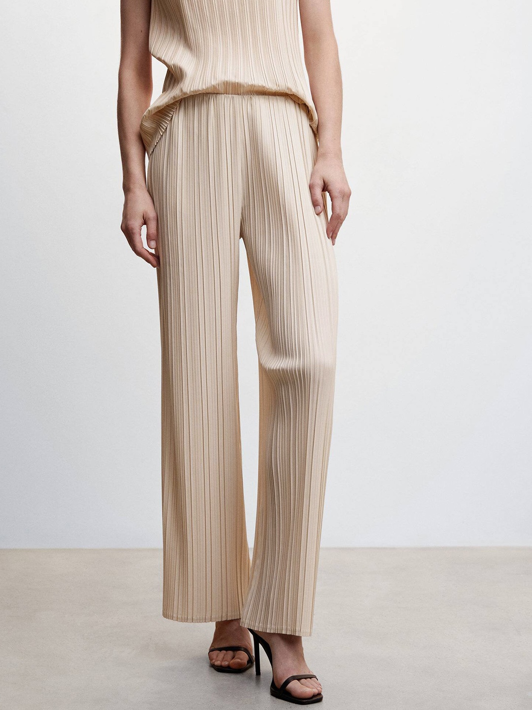 

MANGO Women Pleated Trousers, Beige