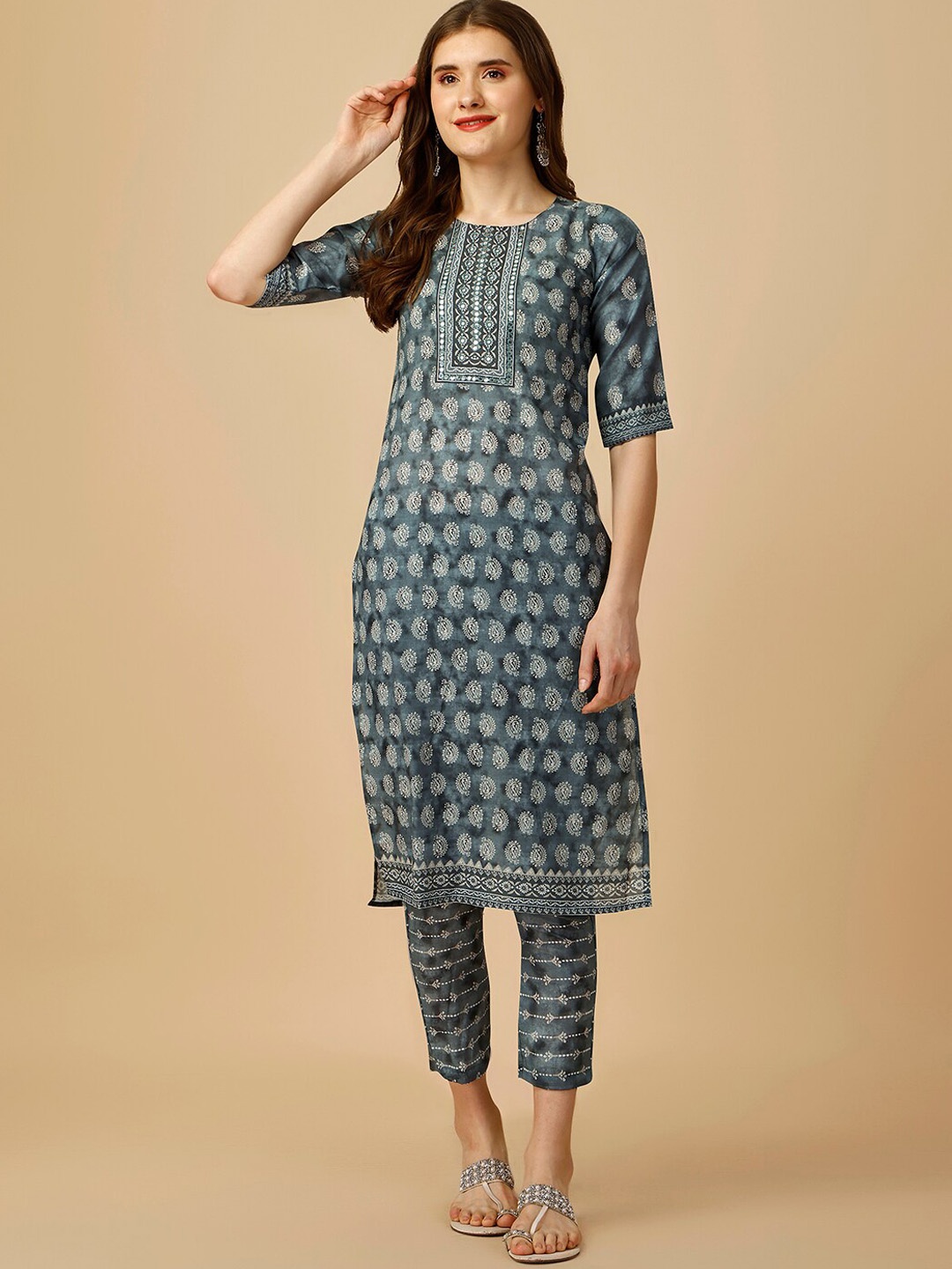 

GUFRINA Ethnic Motifs Printed Regular Mirror Work Kurta with Trousers, Blue