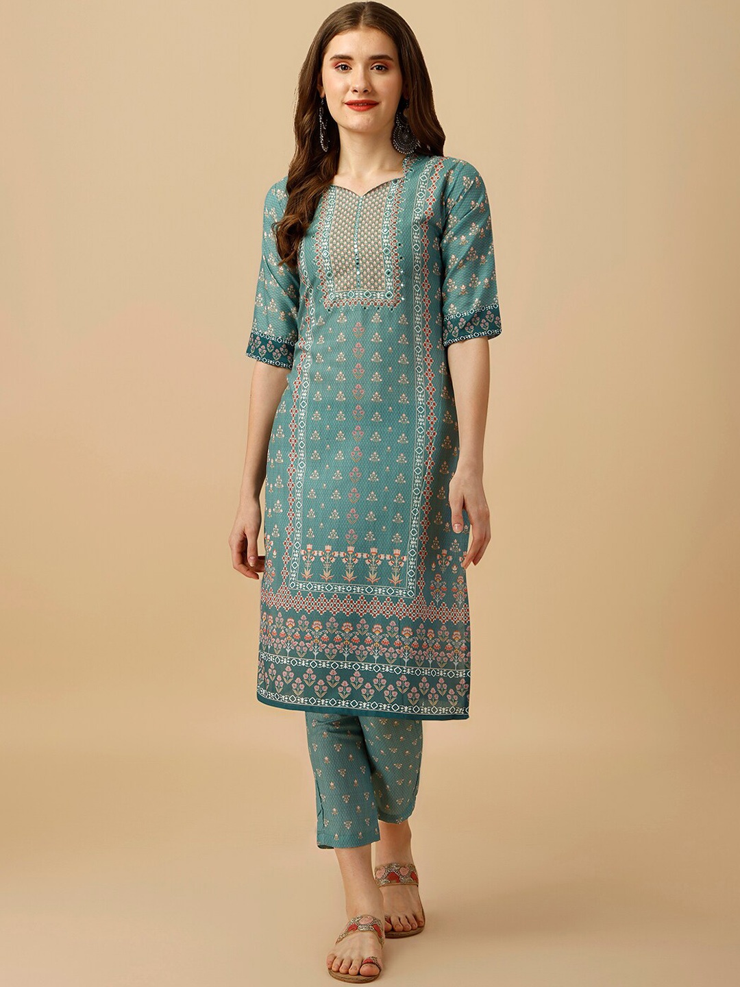 

GUFRINA Floral Printed Regular Thread Work Kurti with Trousers, Blue