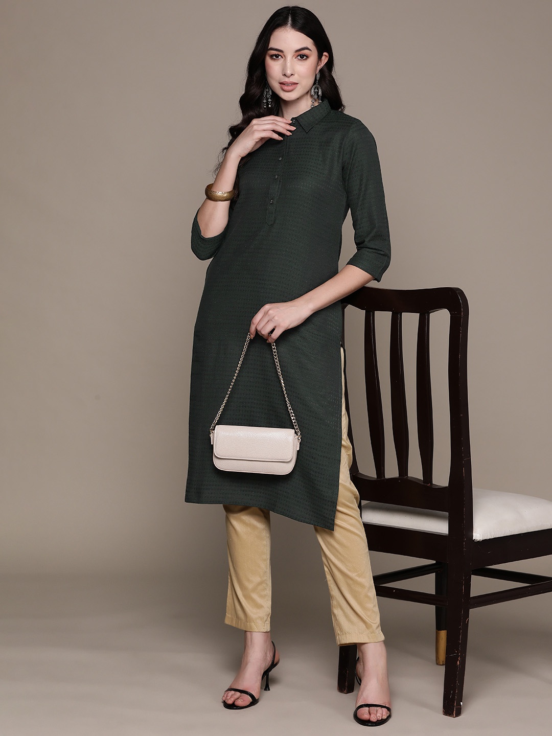 

Anubhutee Self Design Shirt Collar Kurta, Green