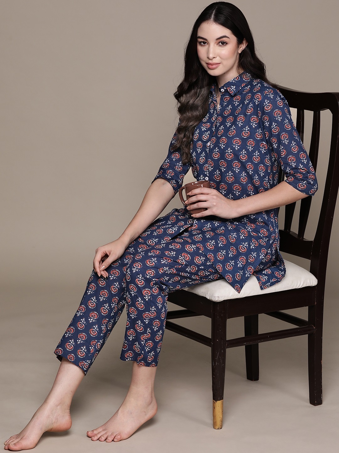 

Anubhutee Women Floral Printed Pure Cotton Night suit, Navy blue