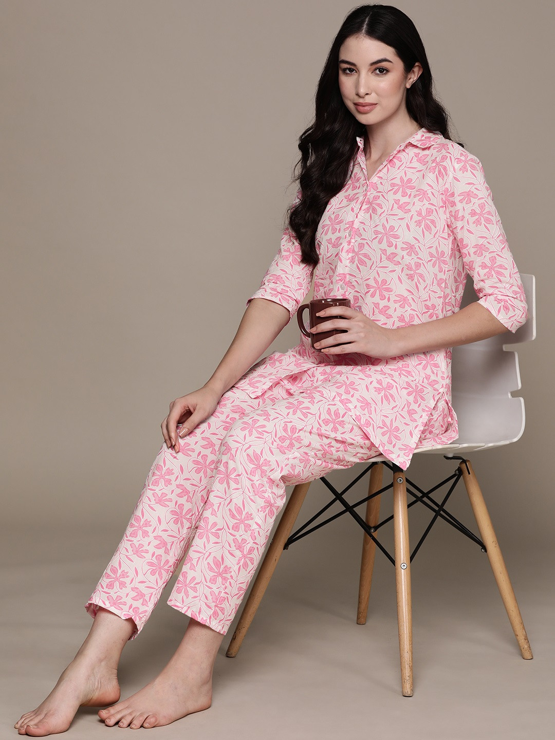 

Anubhutee Women Ethnic Motifs Printed Pure Cotton Night suit, Pink