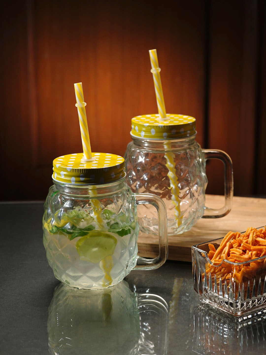 

ceradeco 2-Pcs Transparent & Yellow Polka Dot Printed Pineapple Shaped Mason Jars & Straw
