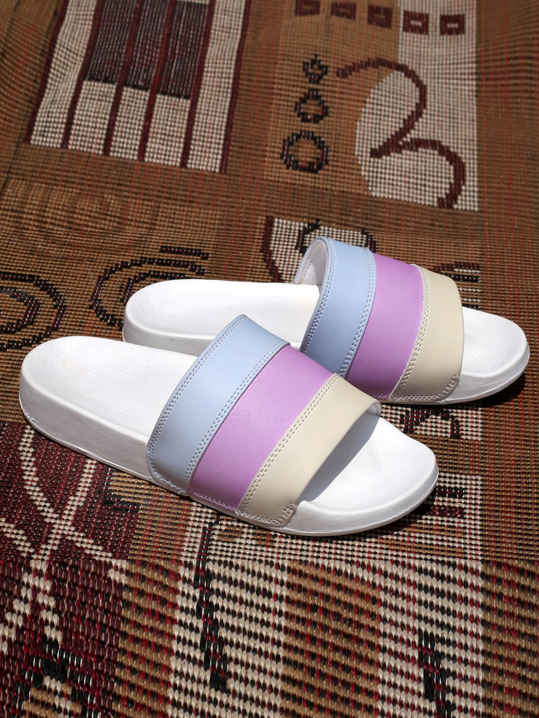 

DEAS Women Striped Quick Drying Color Changing Sliders, White