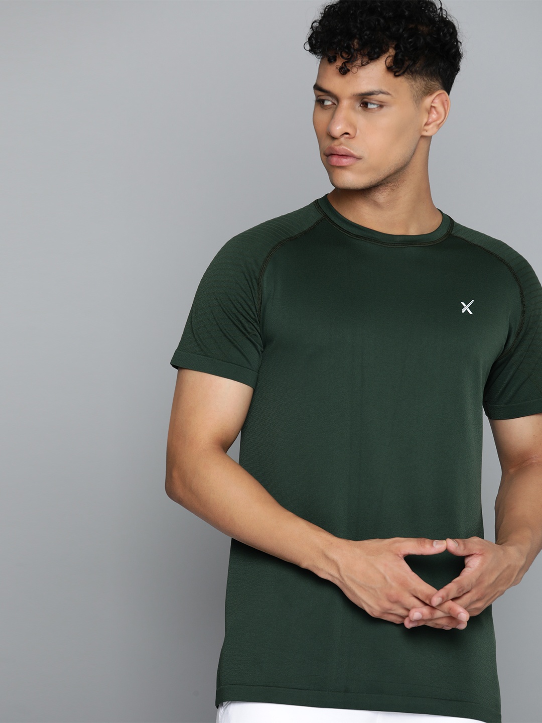 

HRX By Hrithik Roshan Seamless Rapid-Dry Slim Fit Training Men T-shirt, Green