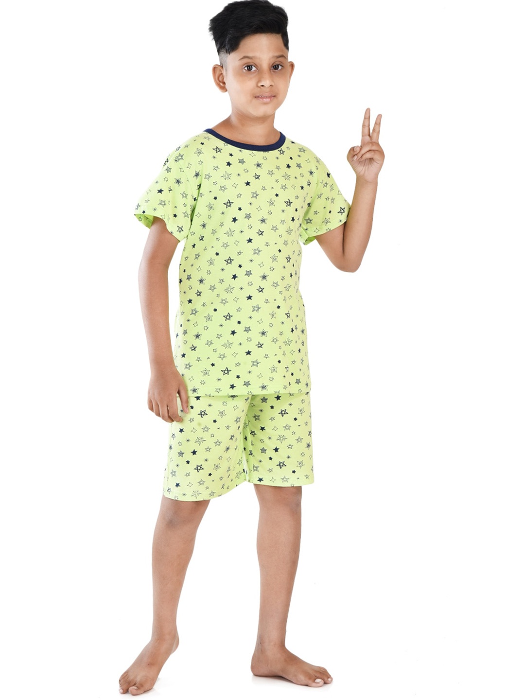 

Clothe Funn Boys Printed T-shirt with Shorts, Lime green