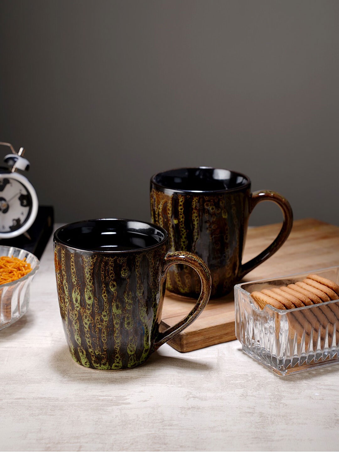 

CDI Green & Black 2 Pieces Textured Ceramic Glossy Coffee Mugs - 350 ML Each
