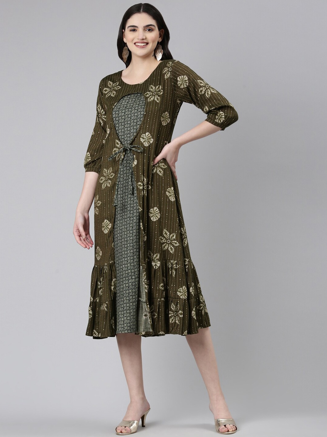 

GOLDSTROMS Floral Printed Ethnic Dress With Long Jacket, Green