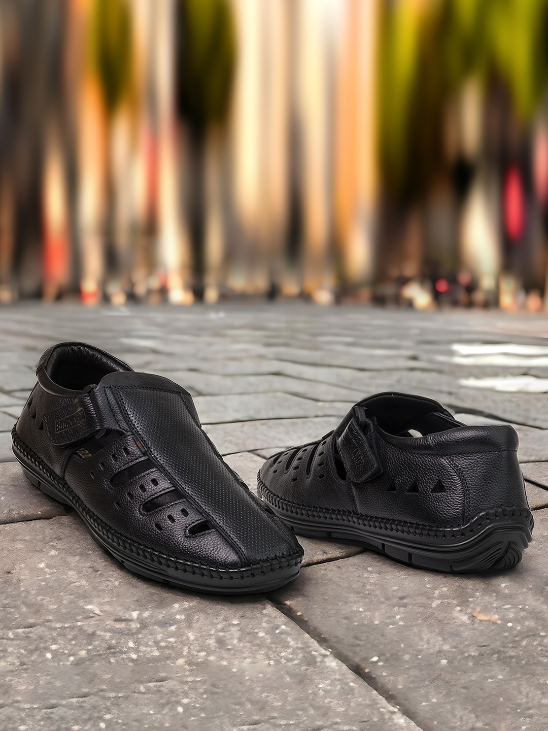 

Buckaroo Men Textured Leather Shoe-Style Sandals, Black