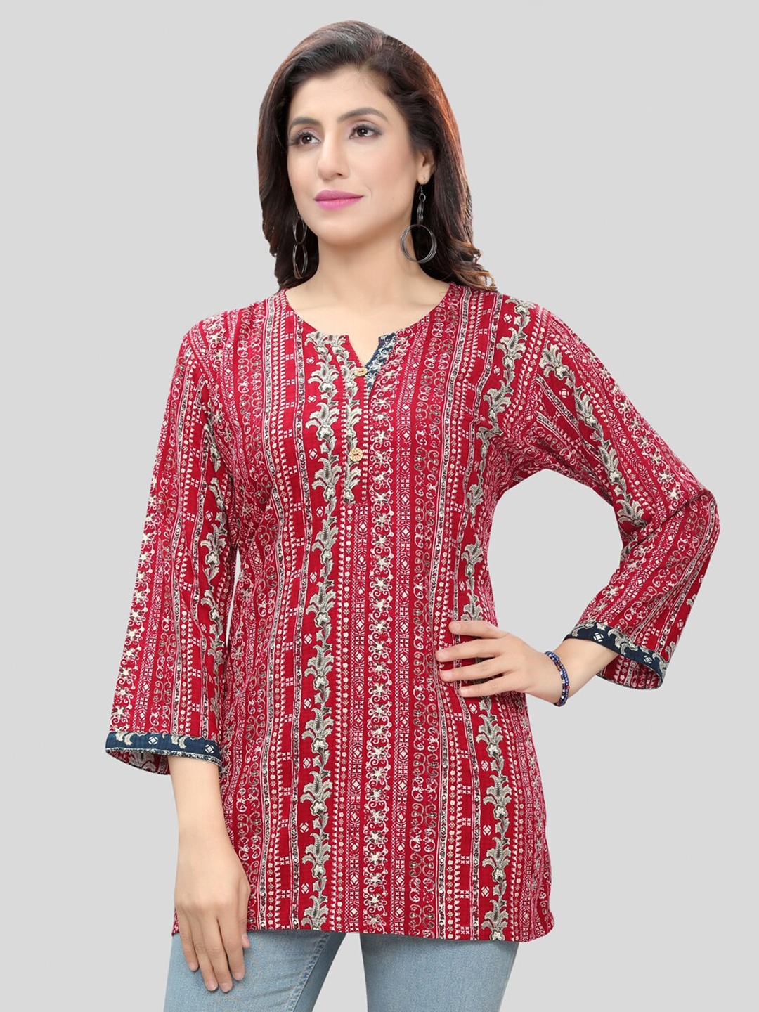 

Saree Swarg Ethnic Motif Printed Straight Kurti, Red