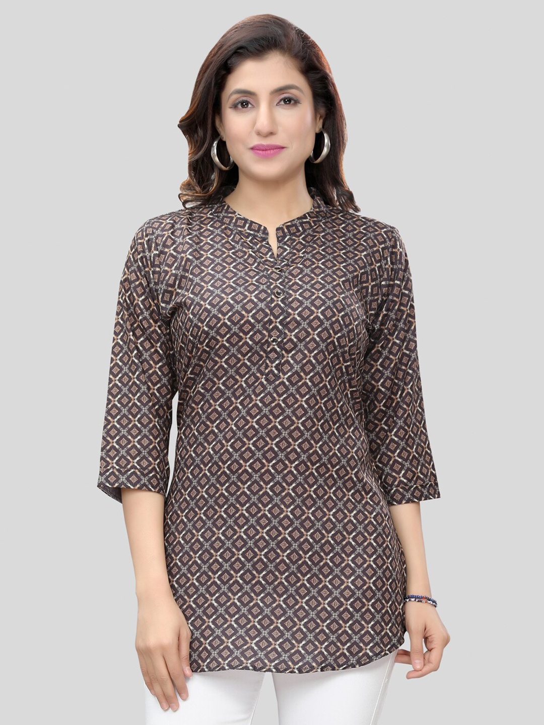 

Saree Swarg Geometric Printed Mandarin Collar Straight Kurti, Black