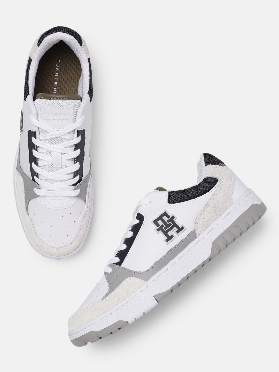 

Tommy Hilfiger Men Perforations Leather Sneakers With Colourblocked Detail, White