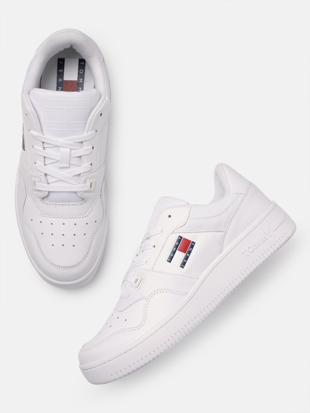 

Tommy Hilfiger Men Solid Leather Sneakers, White