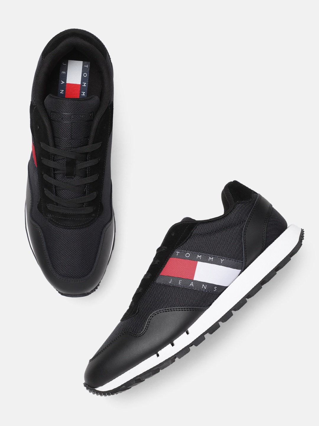 

Tommy Hilfiger Men Solid Retro Runner Ess Sneakers, Black