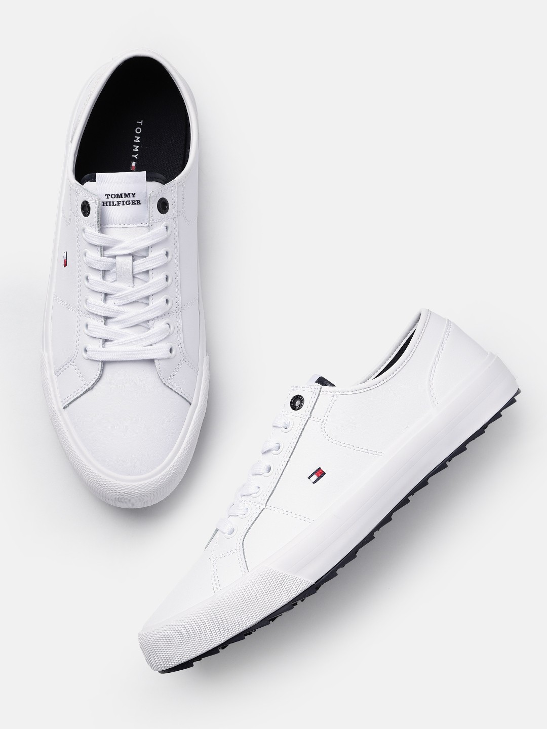 

Tommy Hilfiger Men Solid Leather Sneakers, White