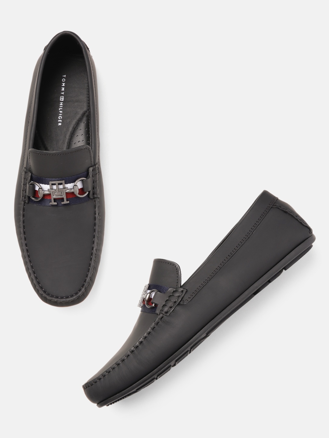 

Tommy Hilfiger Men Solid Leather Loafers, Black