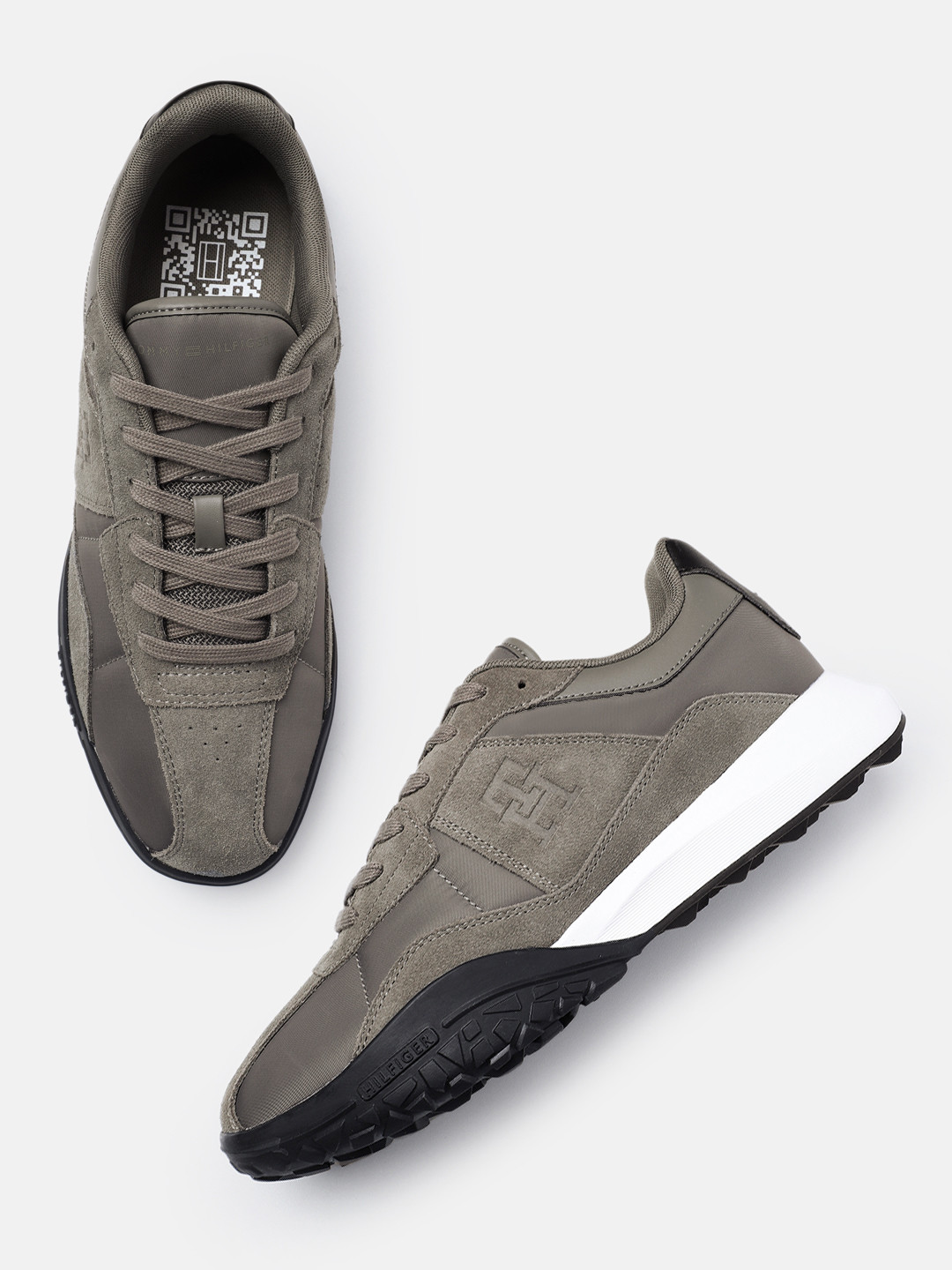 

Tommy Hilfiger Men Solid Sneakers, Grey