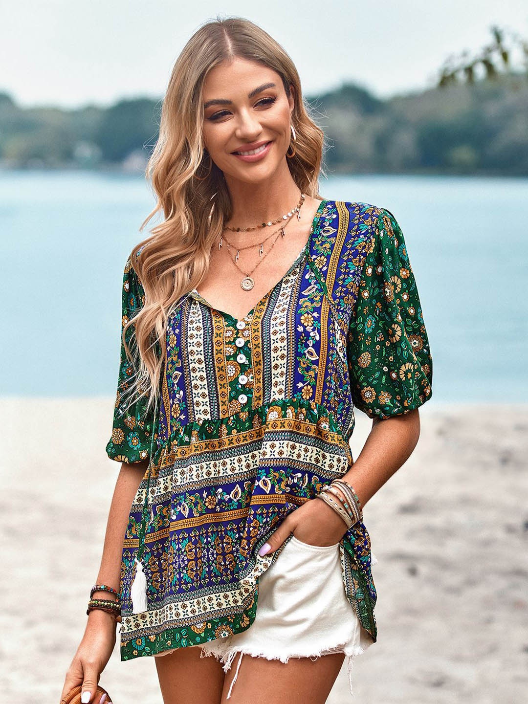 

BoStreet Green Floral Printed V-Neck Puff Sleeves Top