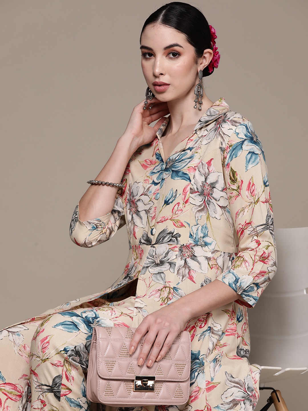 

Ishin Floral Printed Regular Kurta with Trousers, Beige