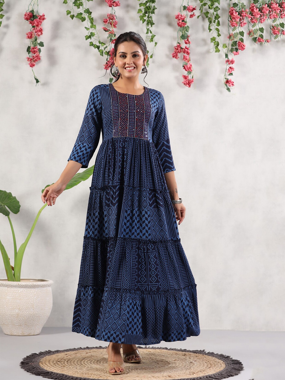 

PIROH Blue Floral Print Maxi Dress