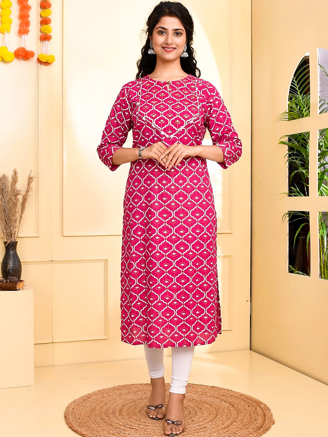 

KALINI Keyhole Neck Ethnic Motifs Printed Straight Kurta, Pink