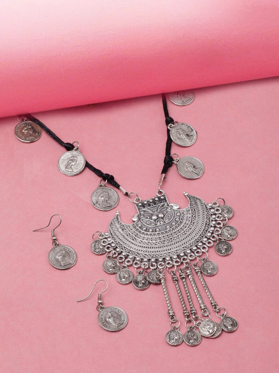 

DIVA WALK Silver-Plated Jewellery Set