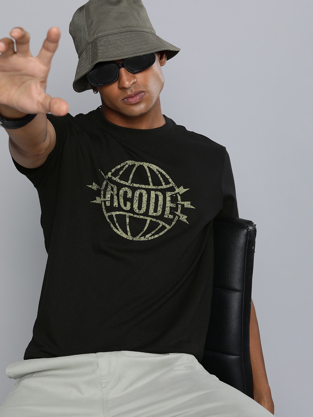 

R Code by The Roadster Life Co Men Graphic Printed T-shirt, Black