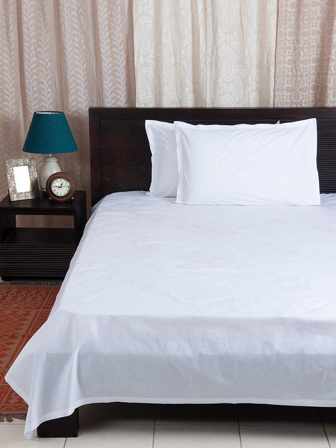 

Fabindia White Cotton 180 TC King Bedsheet With 2 Pillow Covers