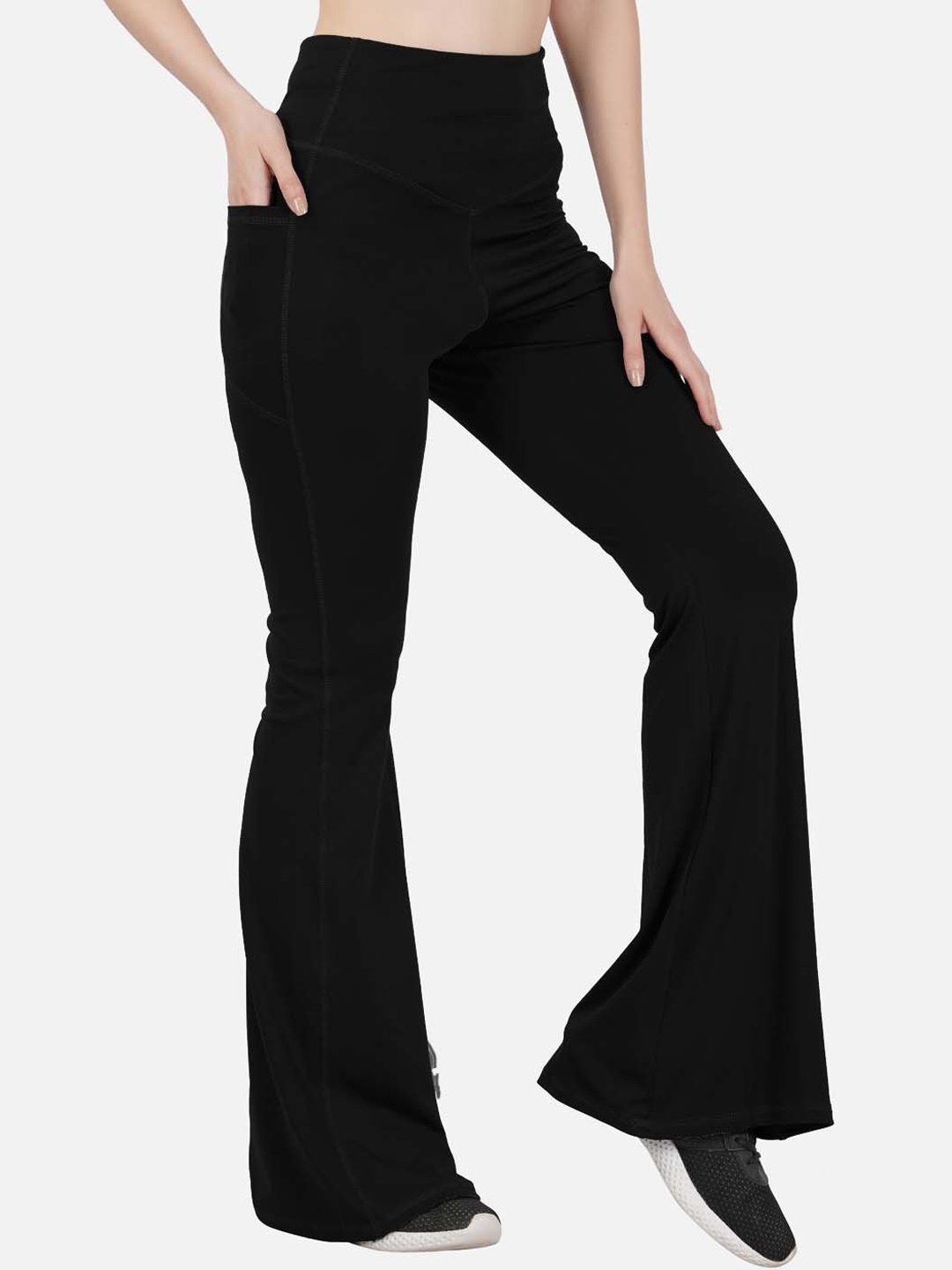 

IMPERATIVE Women Relaxed High-Rise Pain Knitted Flared Bootcut Trousers, Black