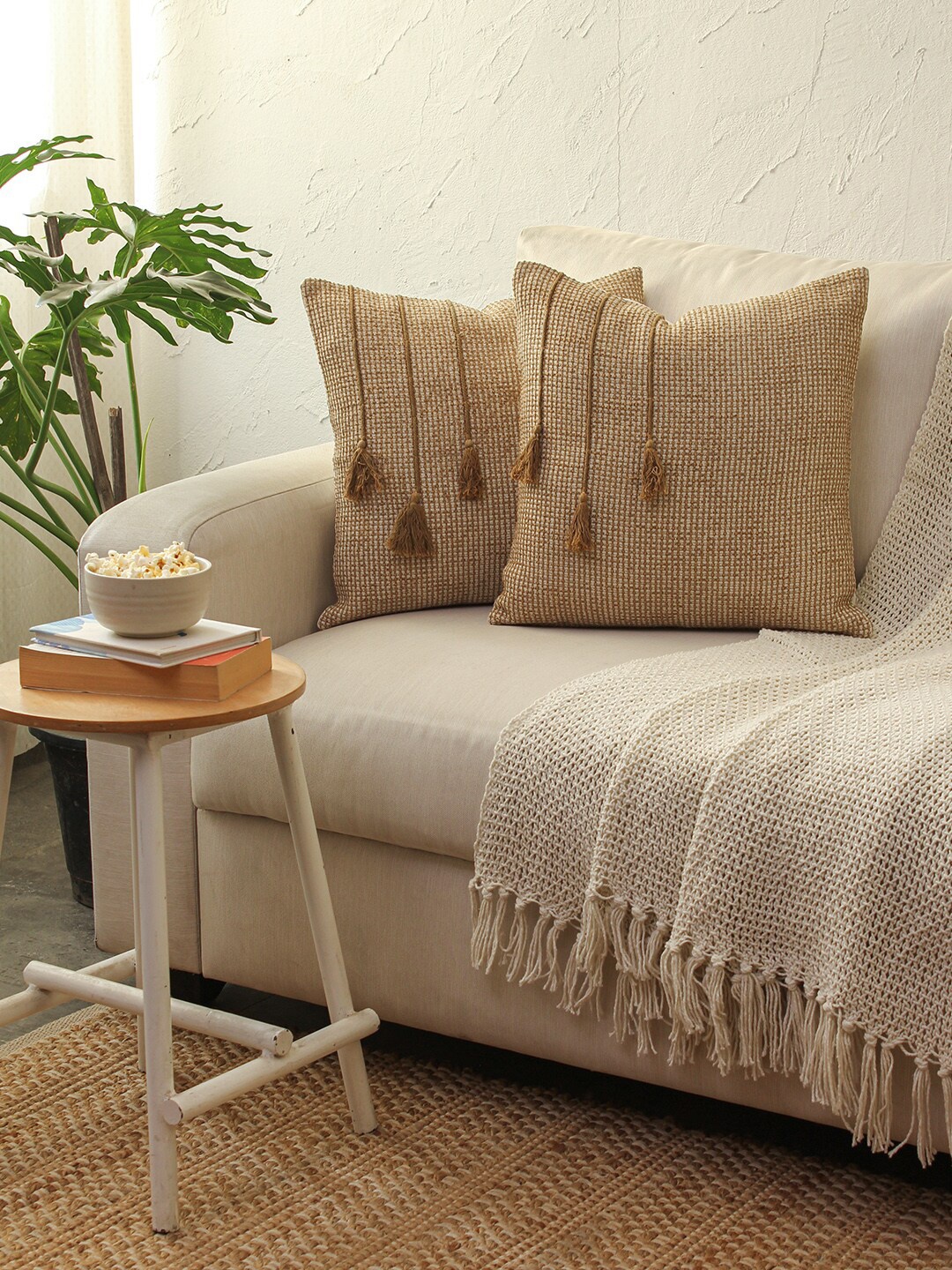 

House This Thundi Beige & White 2 Pieces Square Cushion Covers