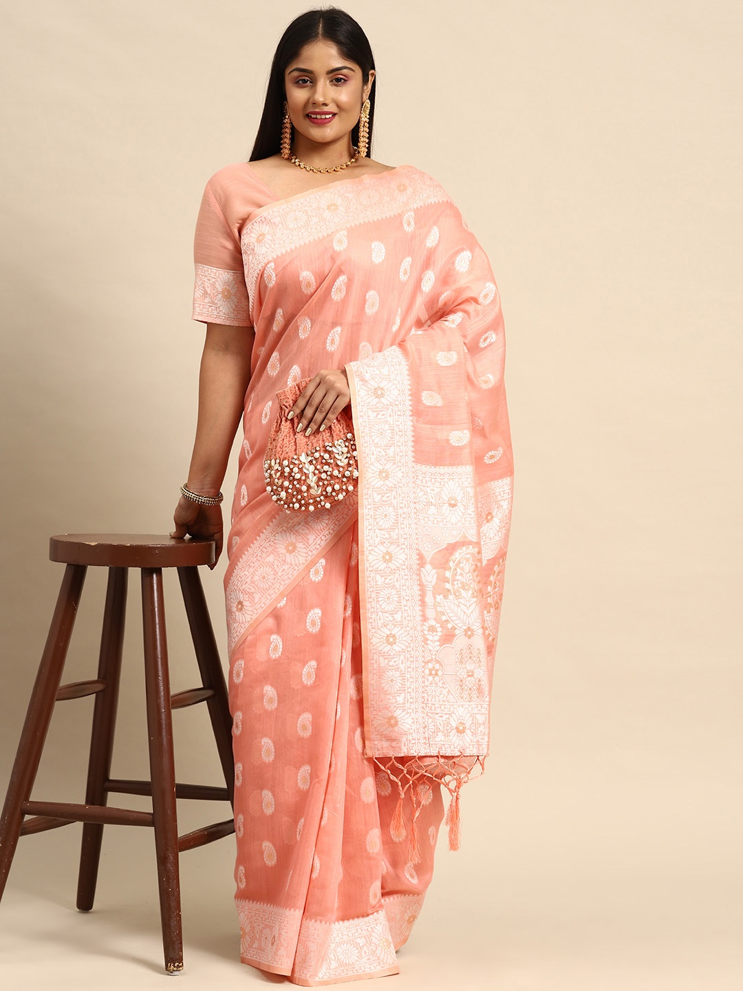 

Sztori Paisley Zari Linen Blend Banarasi Saree, Peach