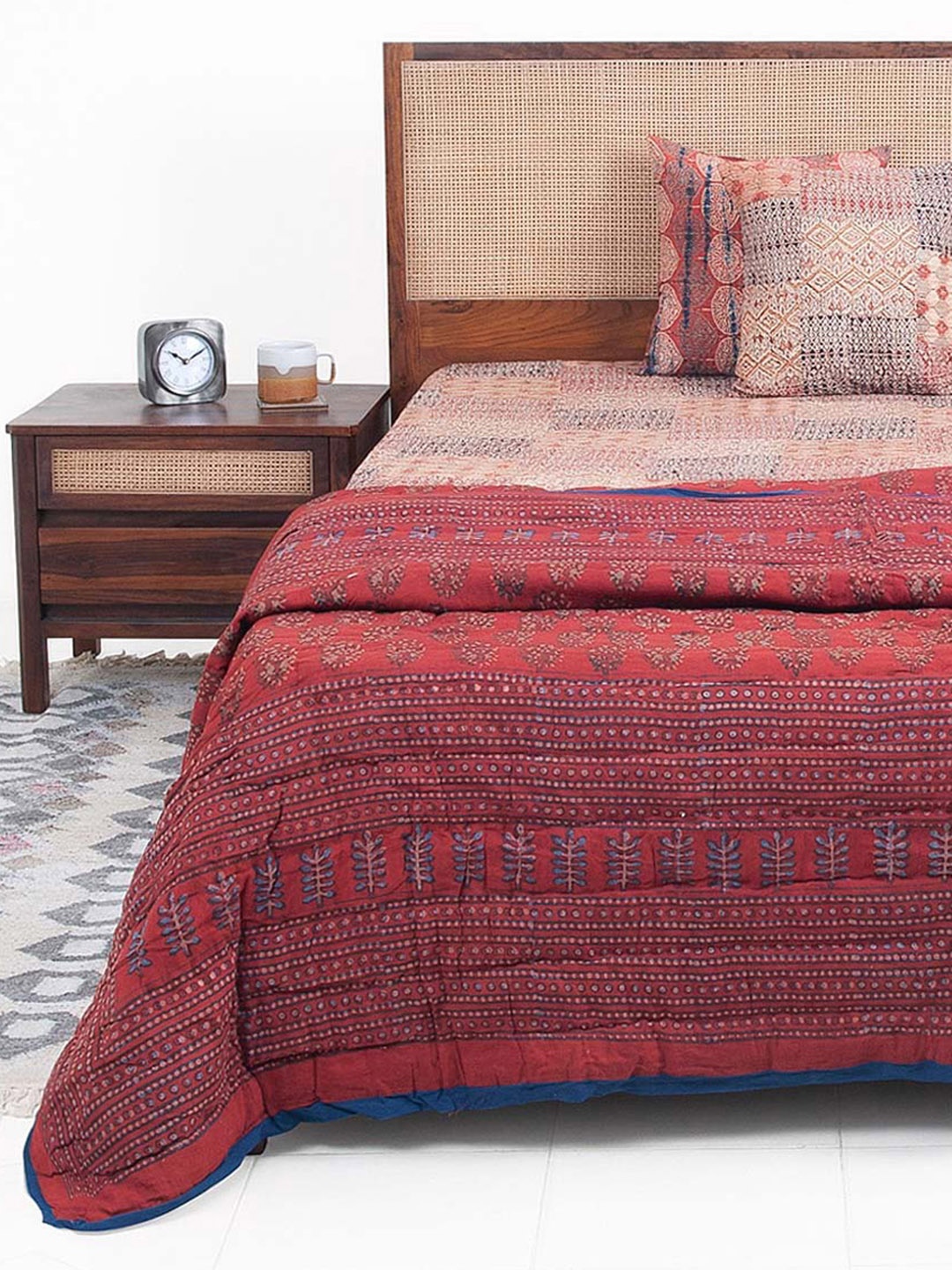 

Fabindia Red Ethnic Motifs AC Room 350 GSM Cotton Double Bed Quilt