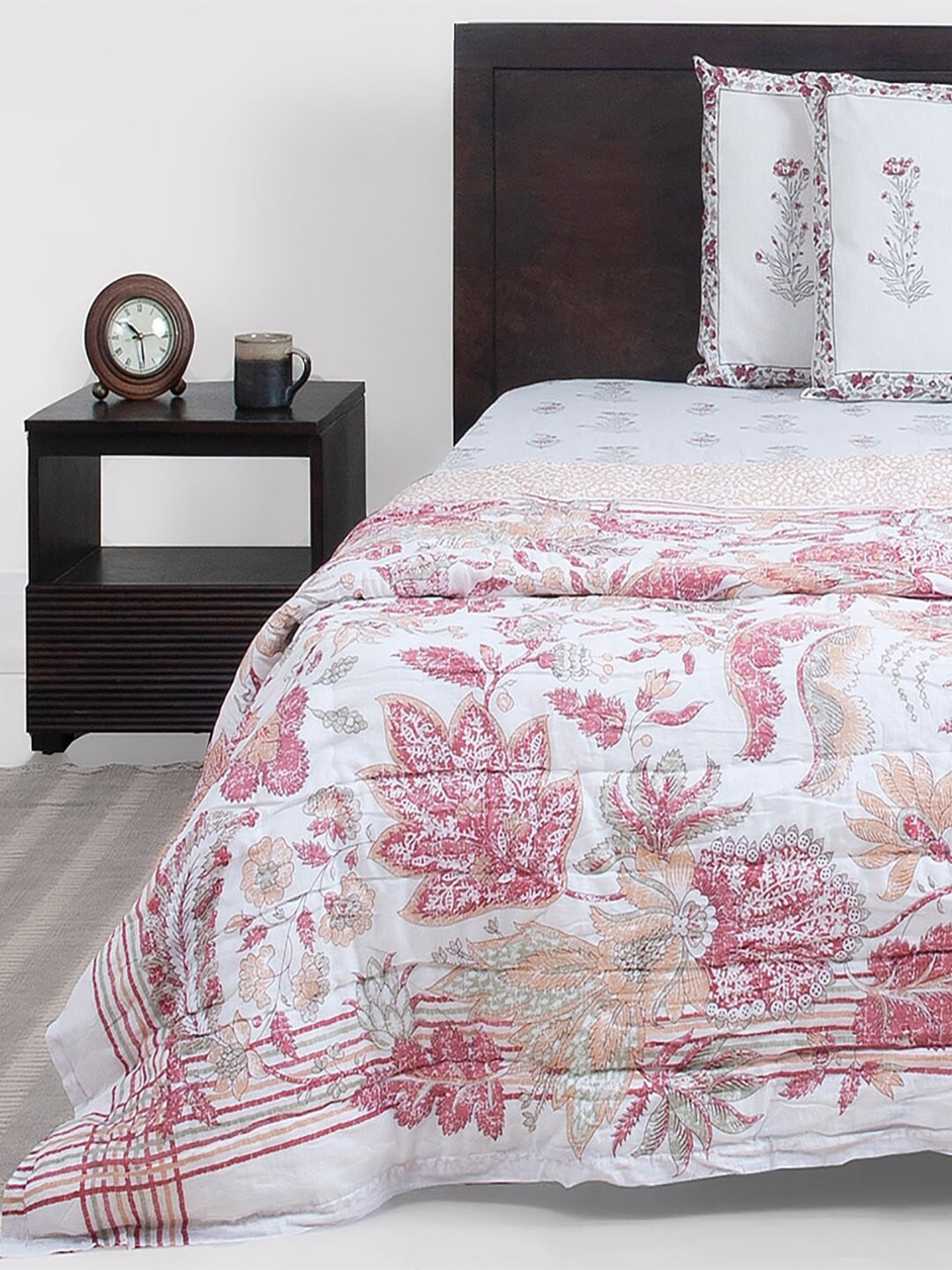 

Fabindia White & Pink Ethnic Motifs AC Room 350 GSM Cotton Double Bed Quilt