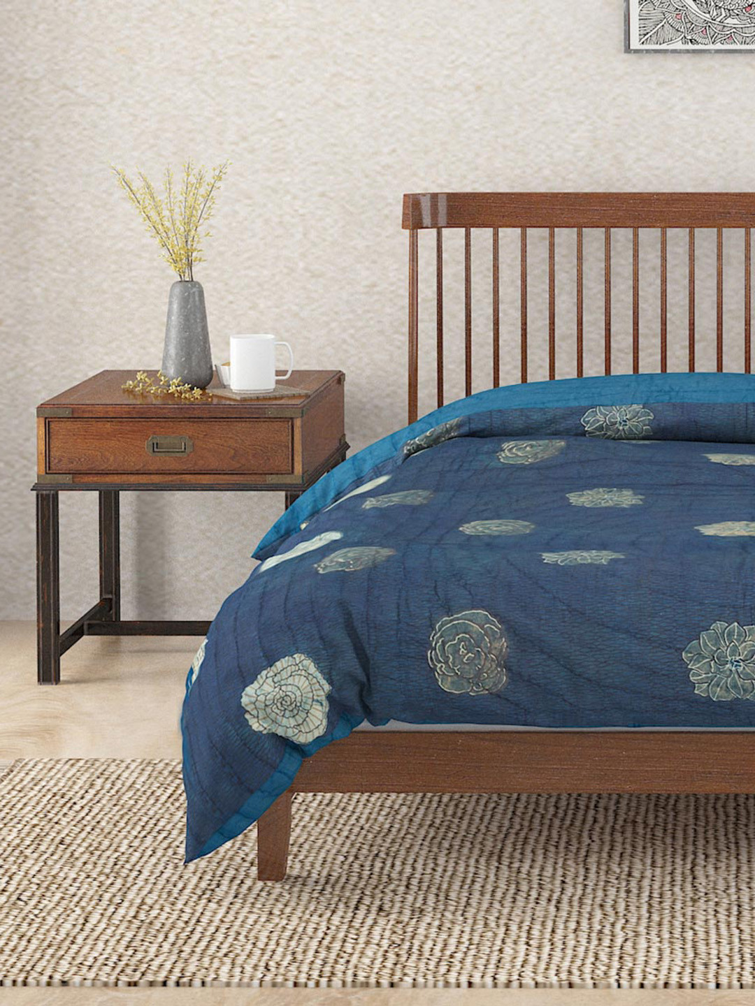 

Fabindia Nazrana Navy Blue Floral AC Room 350 GSM Cotton Single Bed Quilt