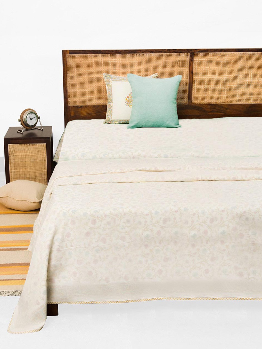 

Fabindia Pink Ethnic Motifs AC Room 350 GSM Cotton Single Bed Dohar