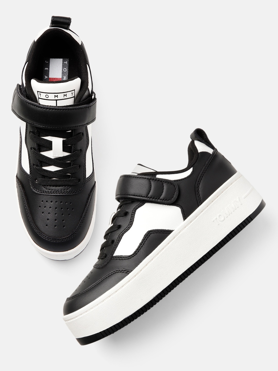 

Tommy Hilfiger Women Flatform Sneakers, Black