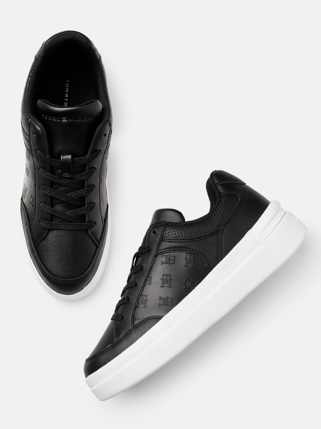 

Tommy Hilfiger Women Solid Sneakers, Black