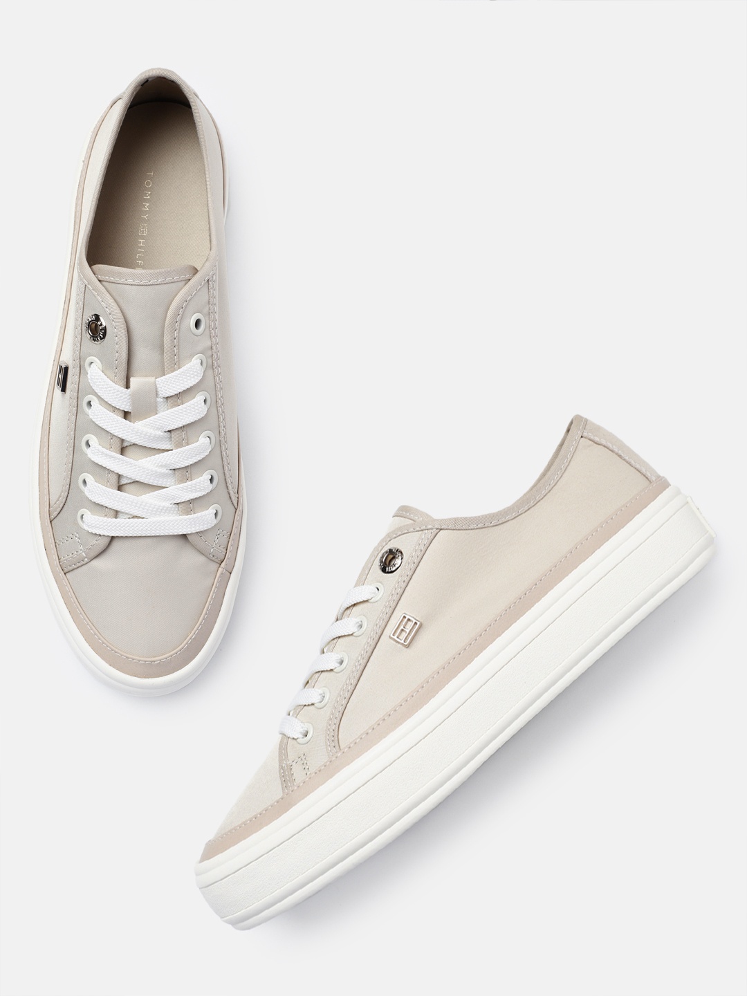 

Tommy Hilfiger Women Essential Vulc Canvas Sneakers, Beige