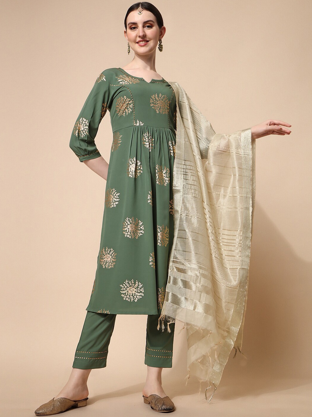 

NAINVISH Ethnic Motifs Printed Gotta Patti Kurta With Trousers & Dupatta, Green