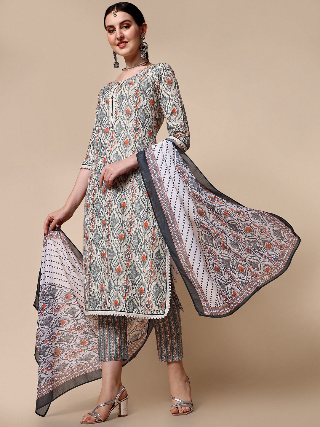 

NAINVISH Ethnic Motifs Printed Regular Kurta With Trousers & Dupatta, Grey