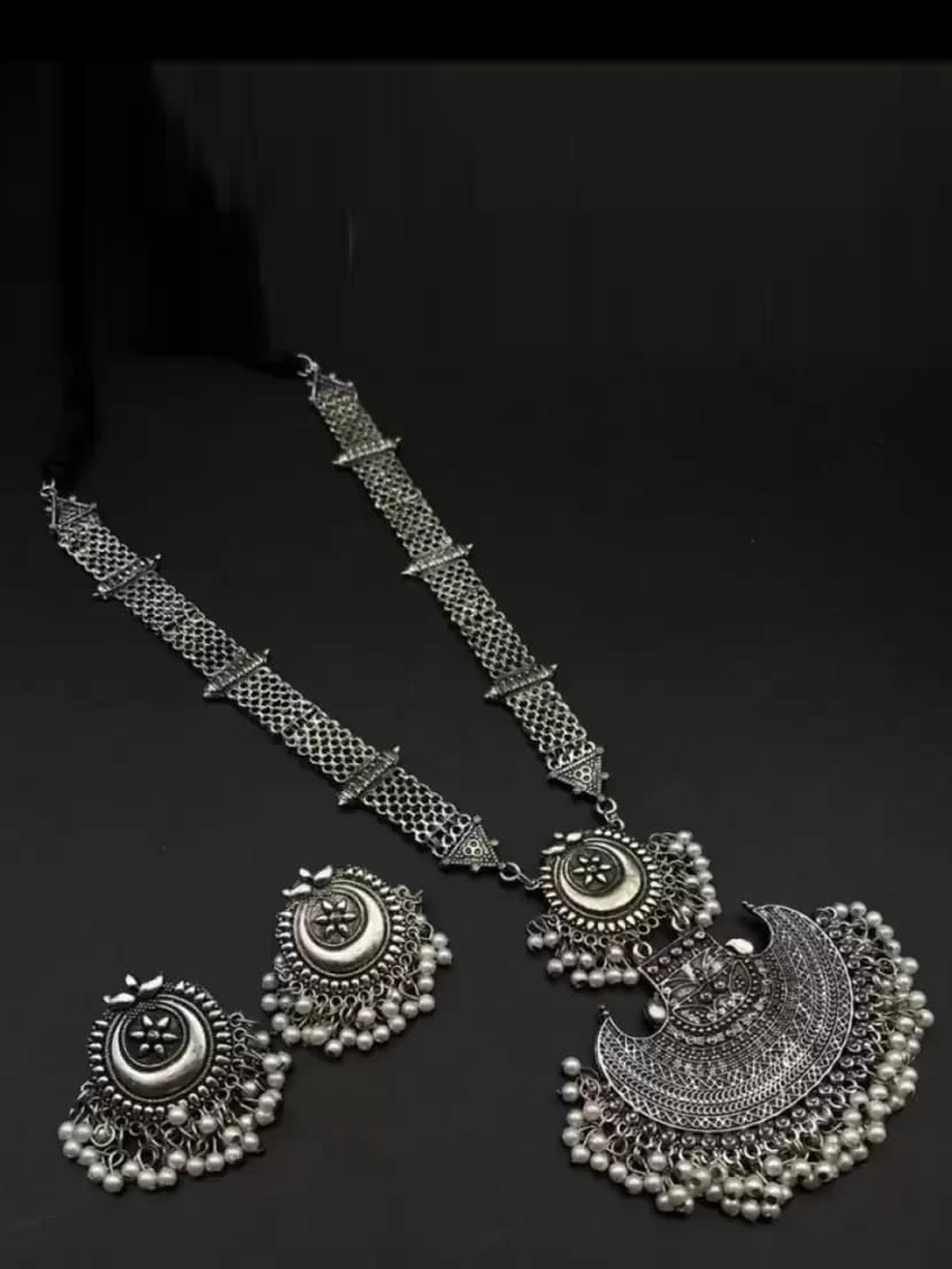 

Samridhi DC Set of 2 Silver-Plated Mirror Studded & Beaded Oxidised Jewellery Set
