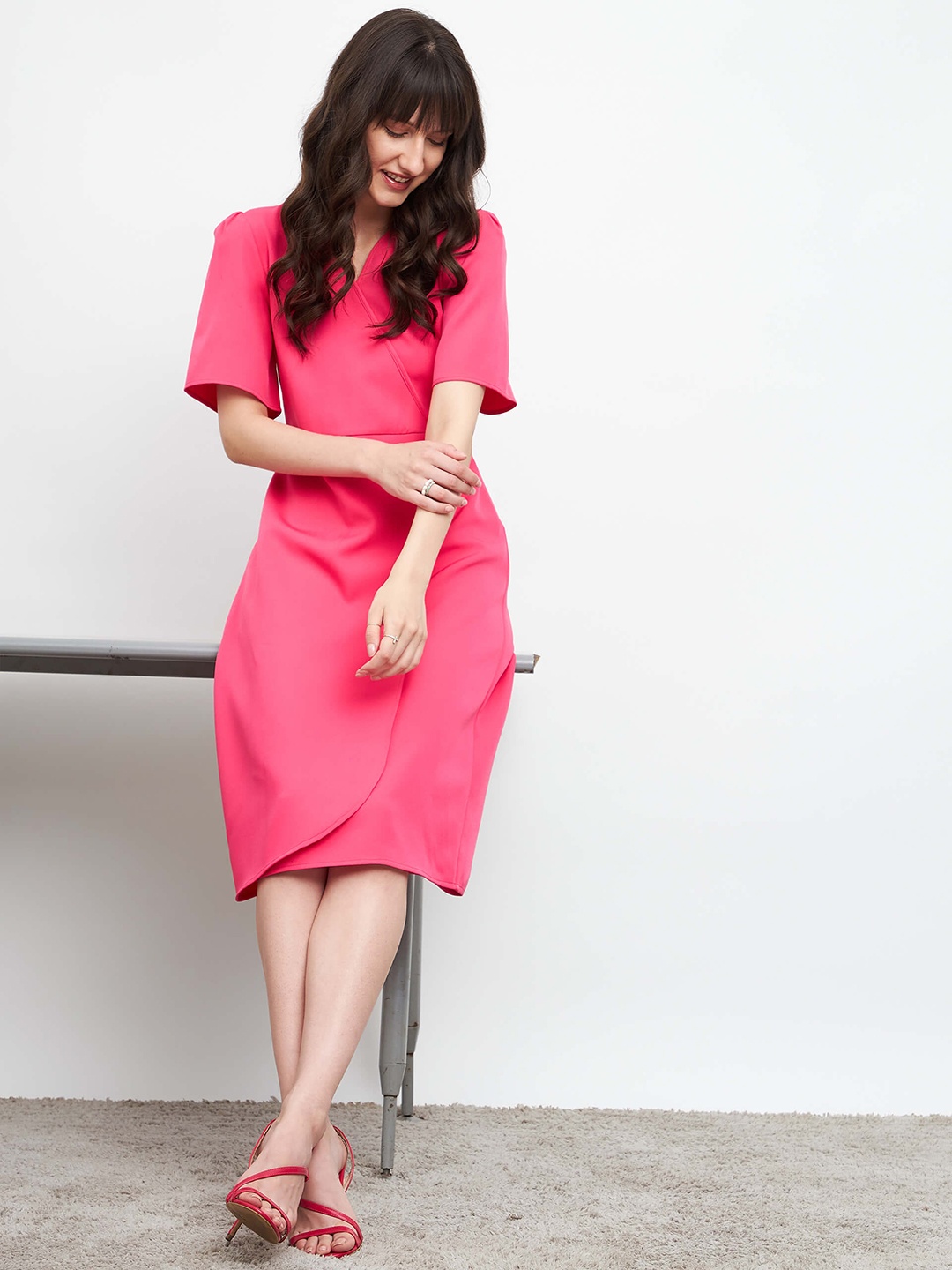 

SALT ATTIRE V-Neck Tulip Hemline Dress, Pink