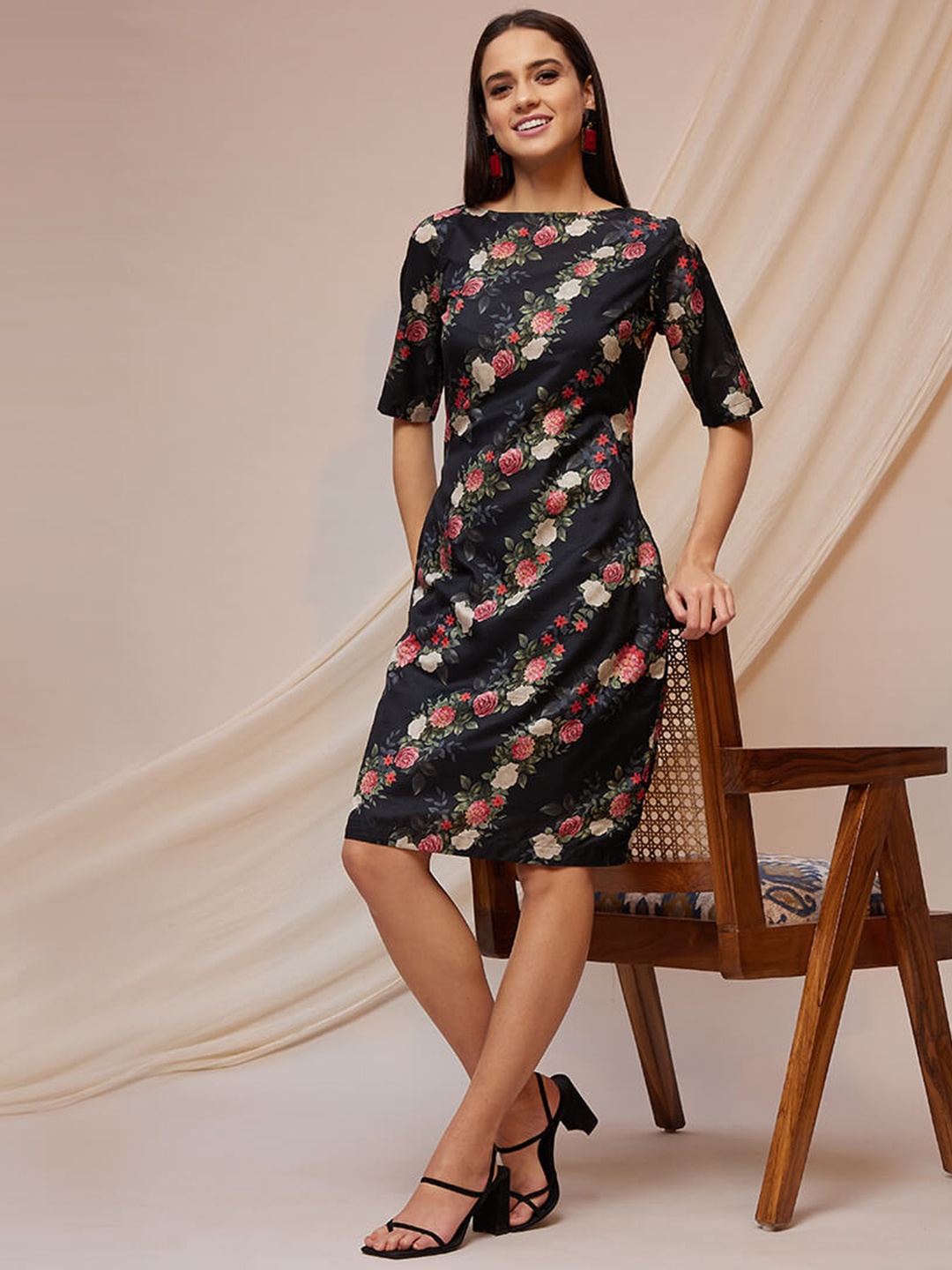 

SALT ATTIRE Floral Printed Boat Neck Sheath Dress, Black